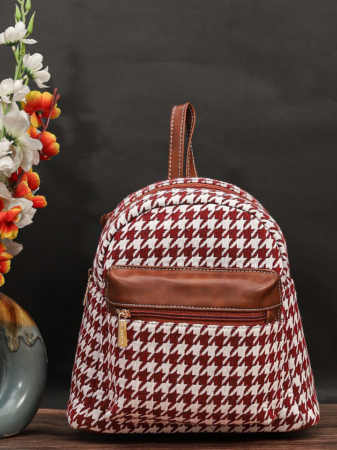 

Bagsy Malone Women Colourblocked Zainetto Tessuto Elegante Backpack, Brown