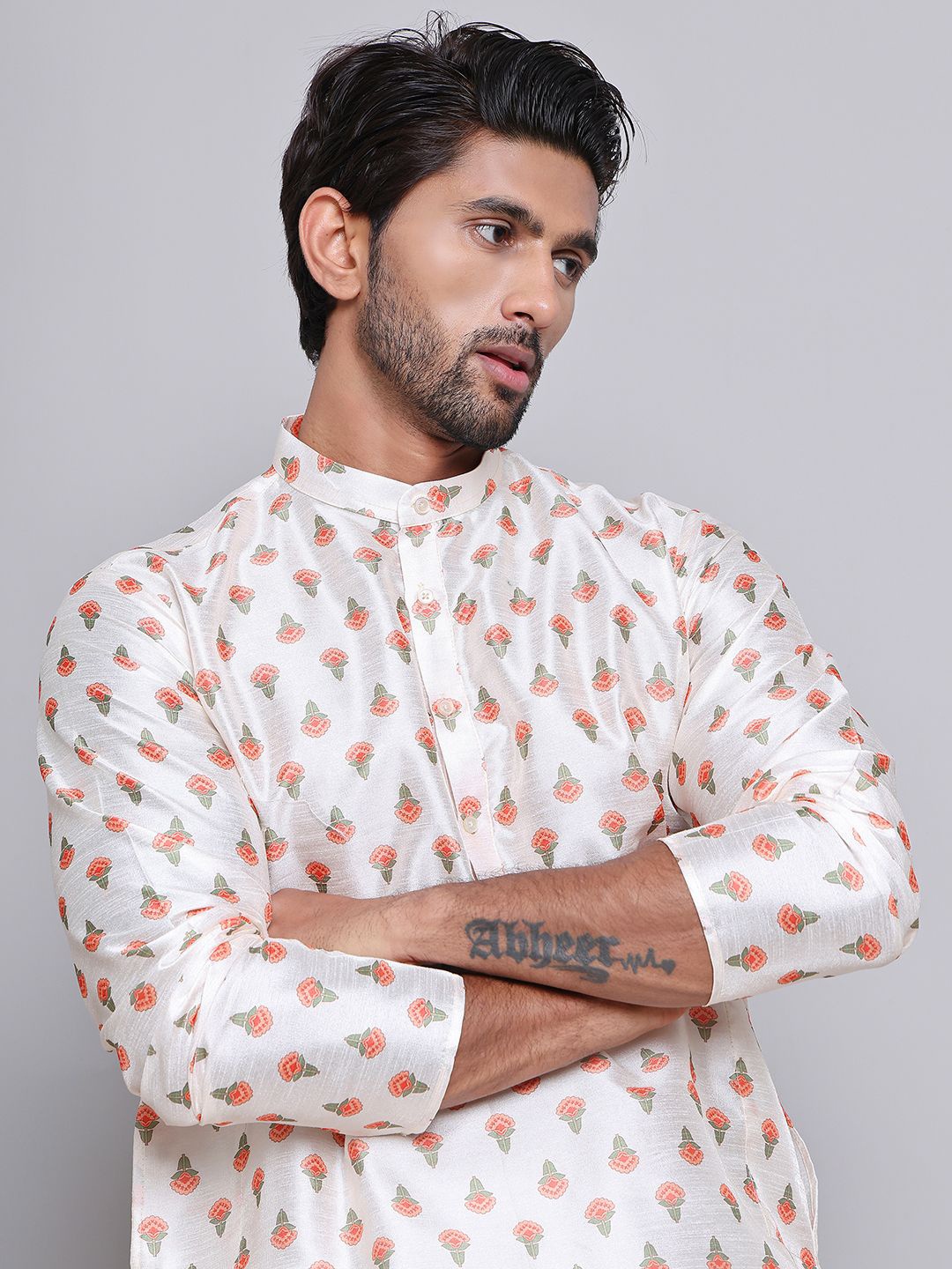 

Jompers Floral Printed Mandarin Collar Straight Kurta, Cream