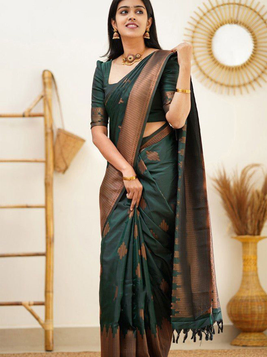 

Wuxi Ethnic Motifs Zari Pure Silk Banarasi Saree, Green