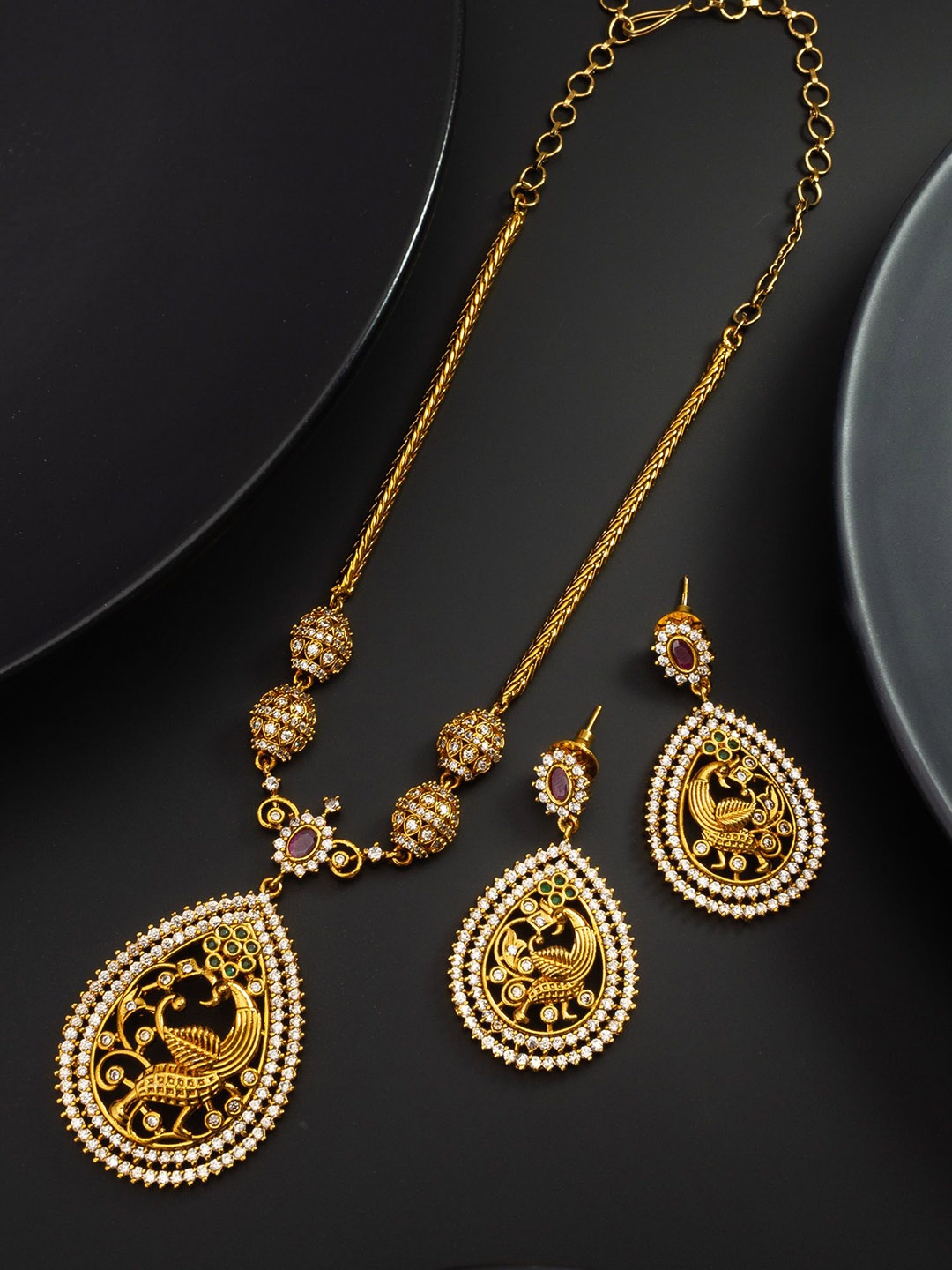 

aadita Kundan-Studded Temple Jewellery Set, Gold