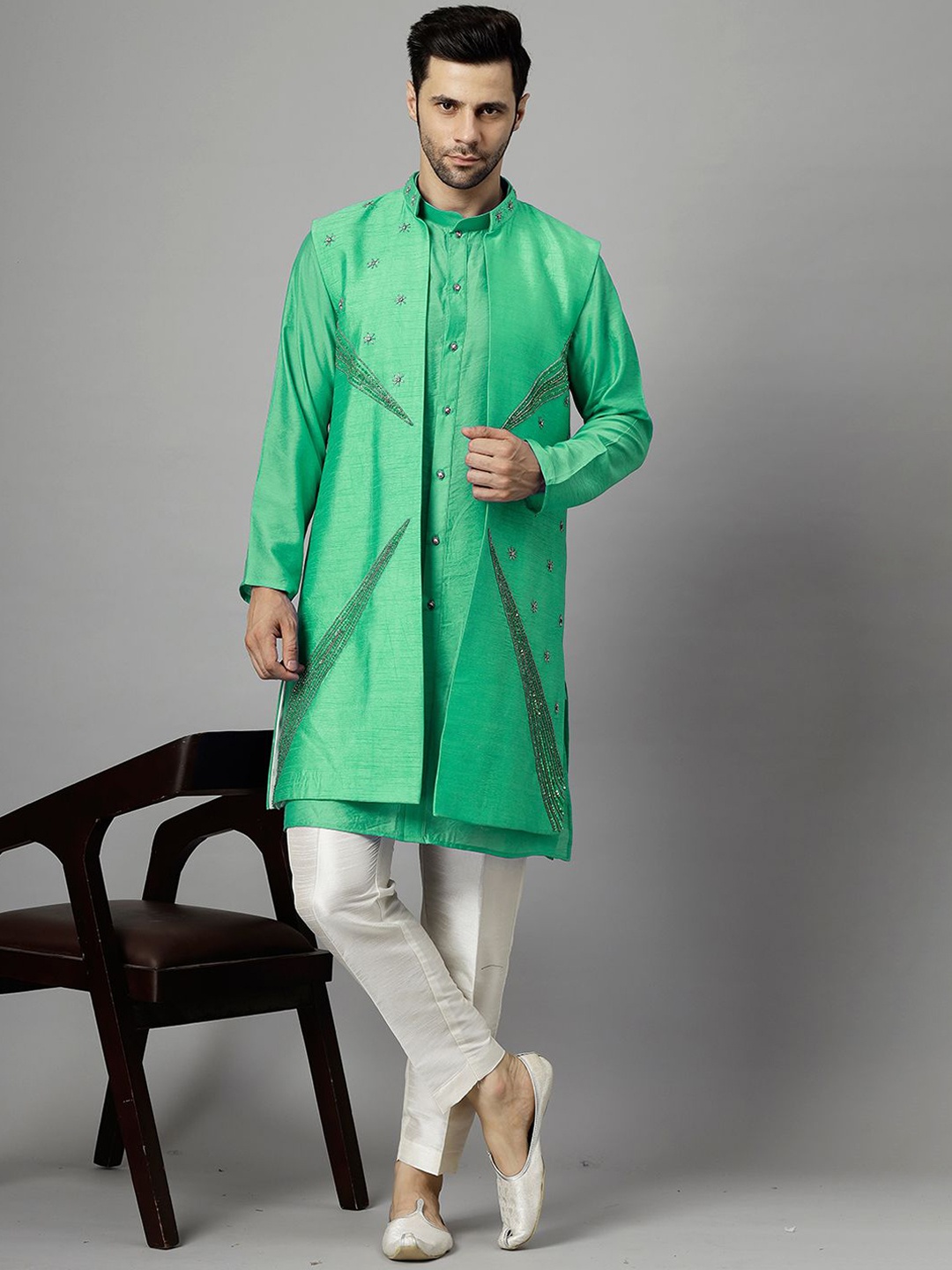 

Utsav Fashion Floral Embroidered Dupion Silk Kurta With Trousers & Long Jacket, Green