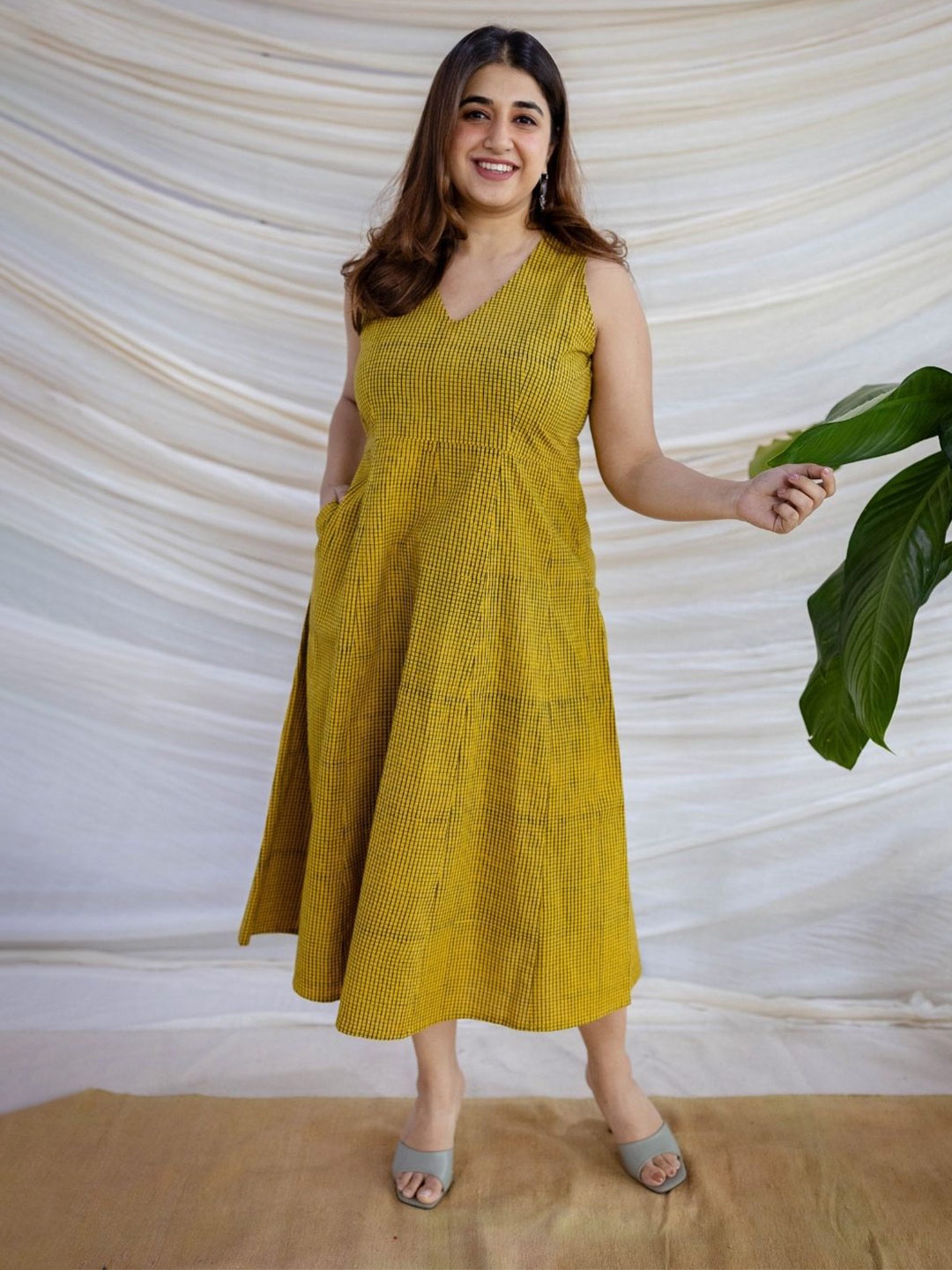 

THE INDIAN ETHNIC CO Women Checked Cotton Plus Size A-Line Midi Dress, Yellow