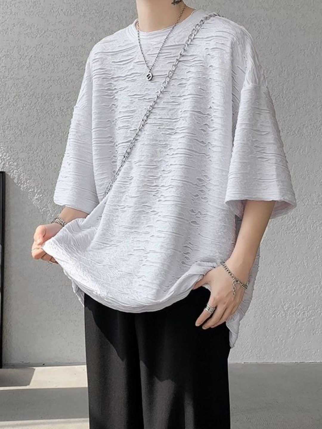 

HERE&NOW Men Self Design Round Neck Oversized T-shirt, White