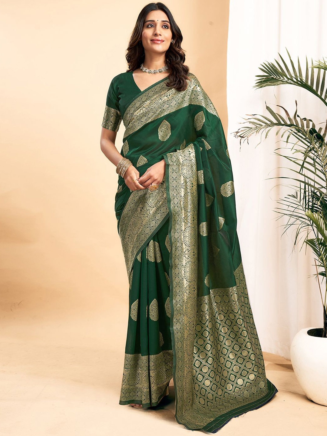 

KALINI Woven Design Zari Banarasi Saree, Green