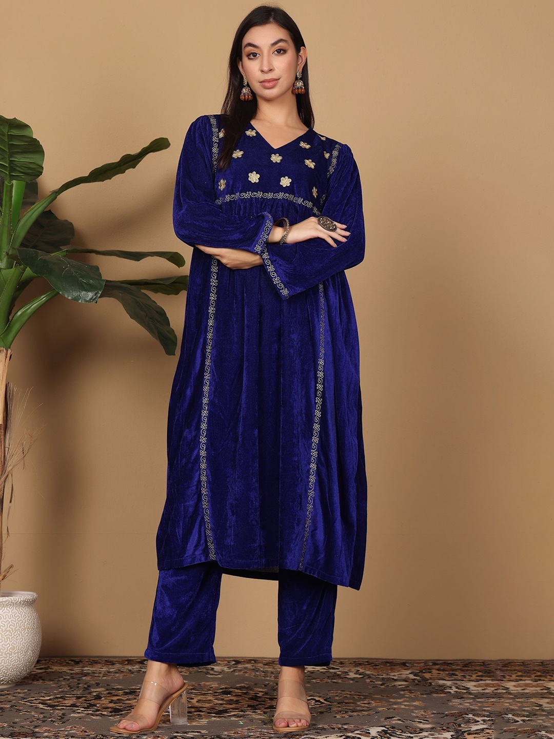 

KAANCHIE NANGGIA Floral Embroidered Velvet Anarkali Kurta with Palazzos, Blue