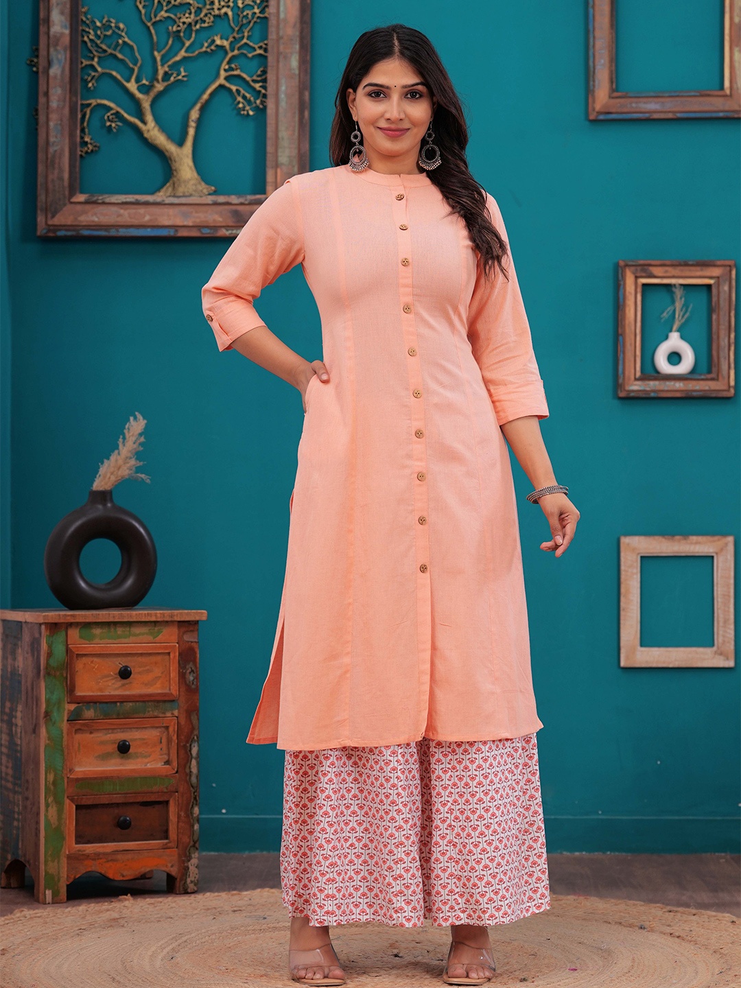 

Meeranshi A-Line Mandarin Collar Kurta, Peach