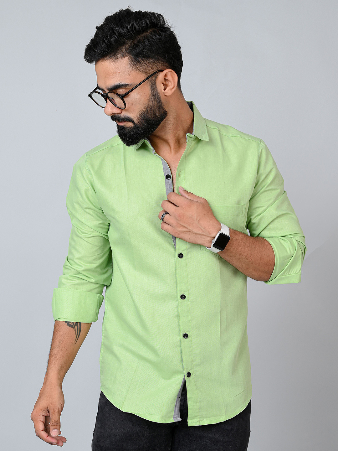 

Tanip Men Spread Collar Solid Cotton Casual Shirt, Green