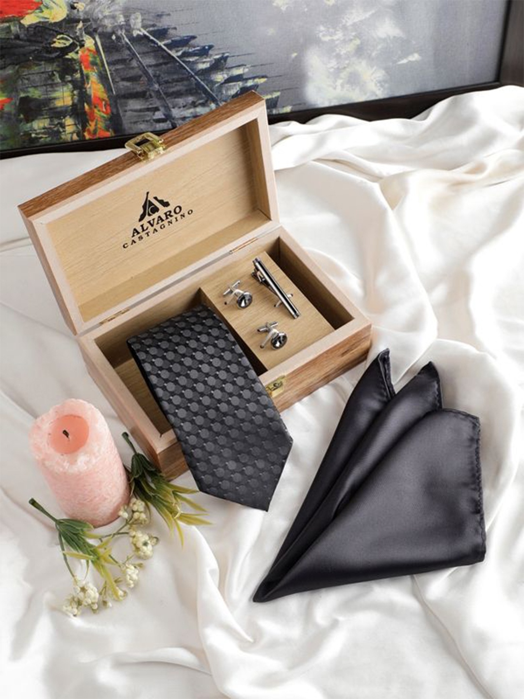 

Alvaro Castagnino Men Accessory Gift Set Of Tie, Cufflinks & Pocket Square, Black