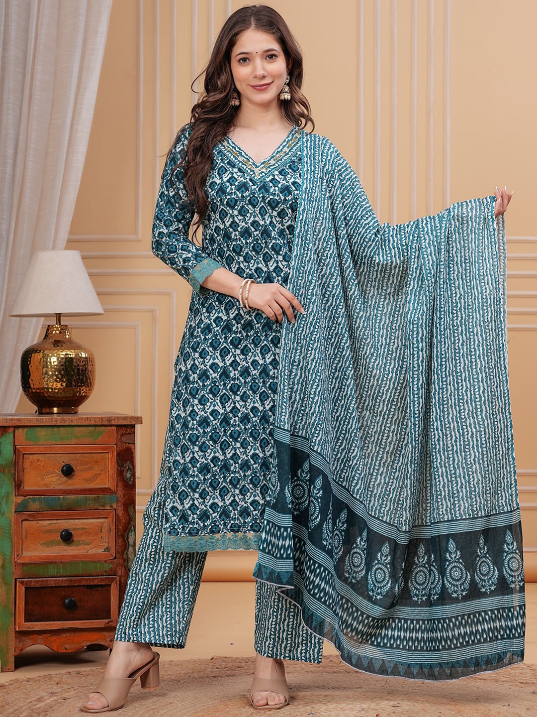 

MILAAV Floral Printed Pure Cotton Straight Kurta with Trousers & Dupatta, Sea green