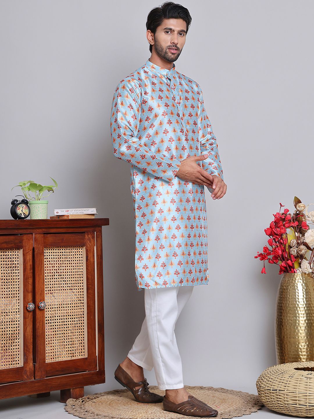 

Jompers Floral Printed Mandarin Collar Silk Cotton Straight Kurta with Pyjamas, Blue