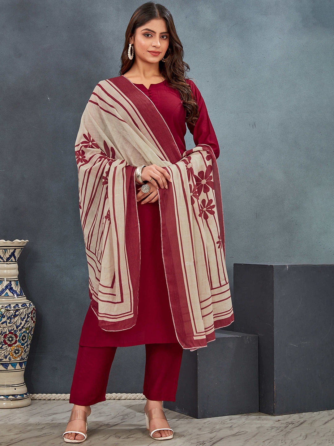 

VAAZI CREATOR Round Neck Three-Quarter Sleeves Regular Kurta With Trouser With Dupatta, Red
