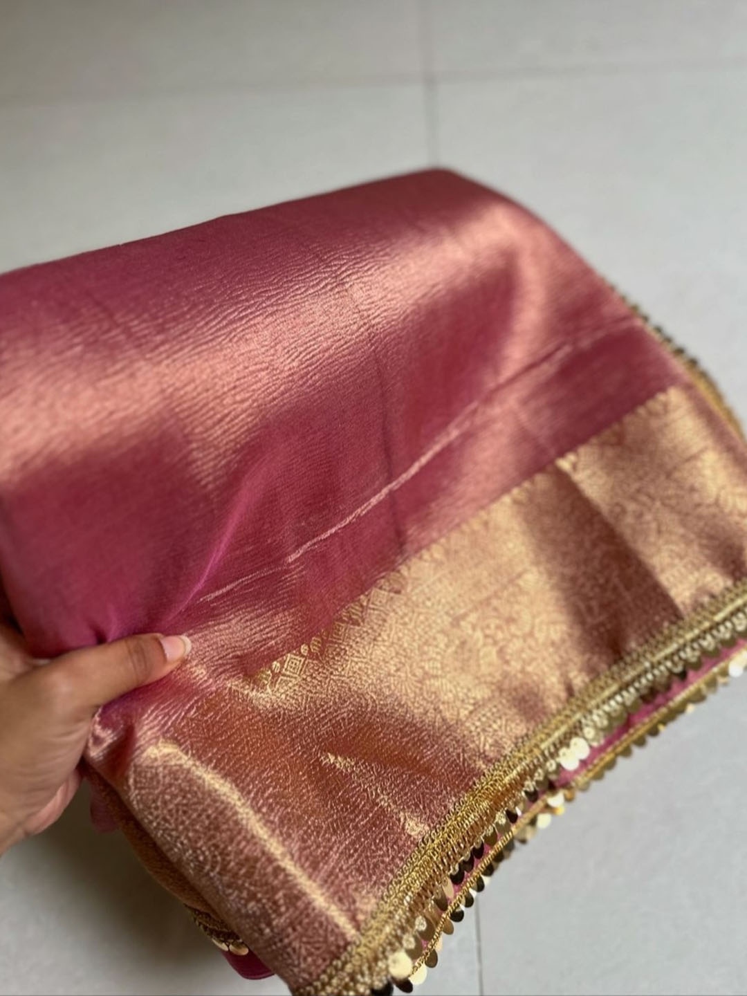 

DIVASTRI Woven Design Zari Organza Banarasi Saree, Magenta