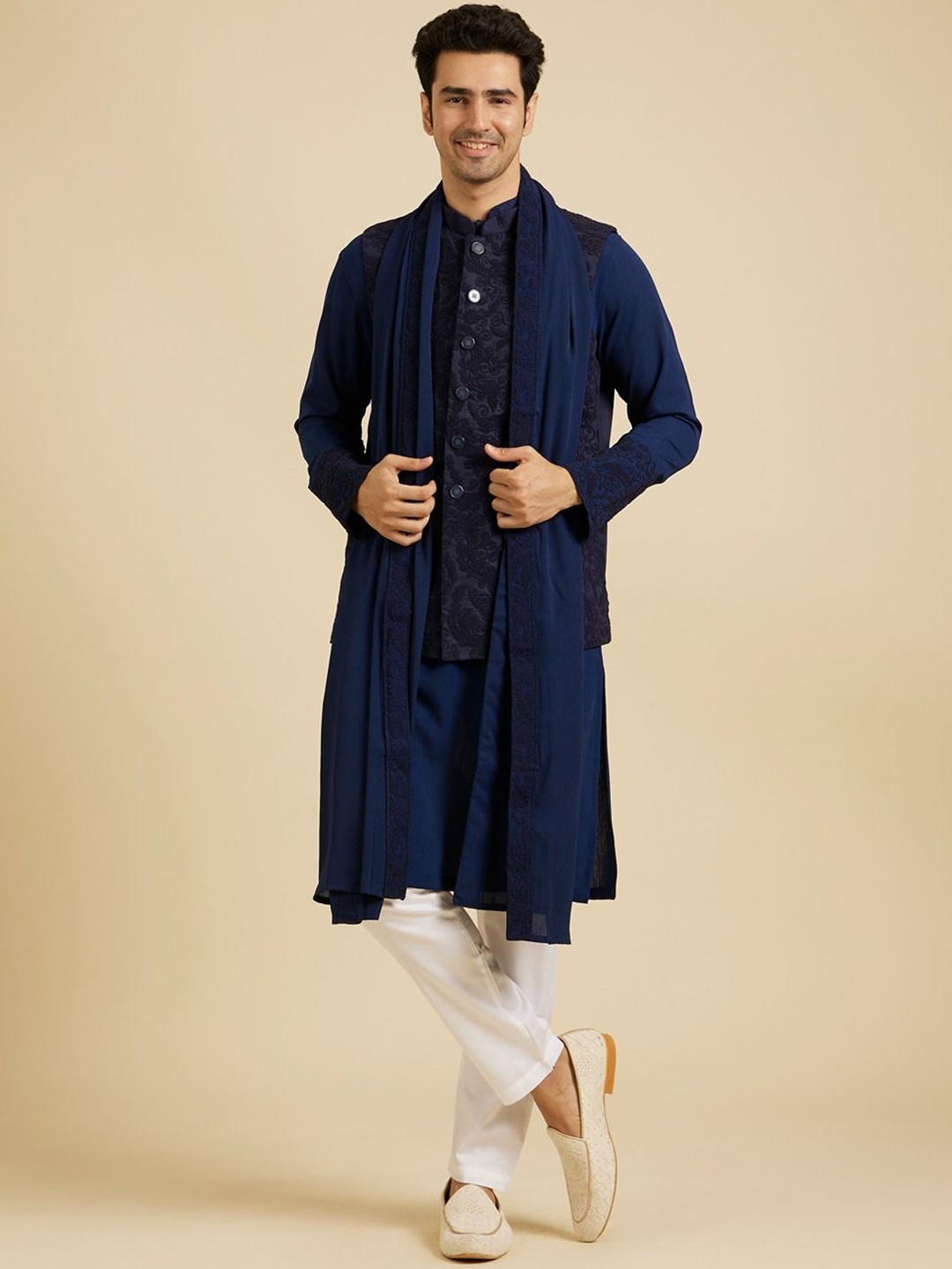 

Manyavar Mandarin Collar Straight Kurta With Pyjamas & Nehru Jacket Set, Blue