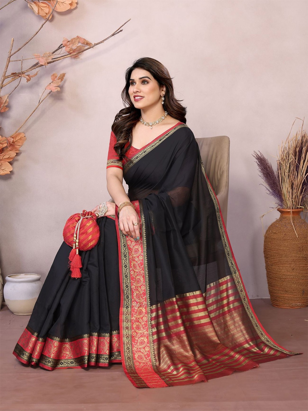 

vj fashion Floral Zari Linen Blend Saree, Black