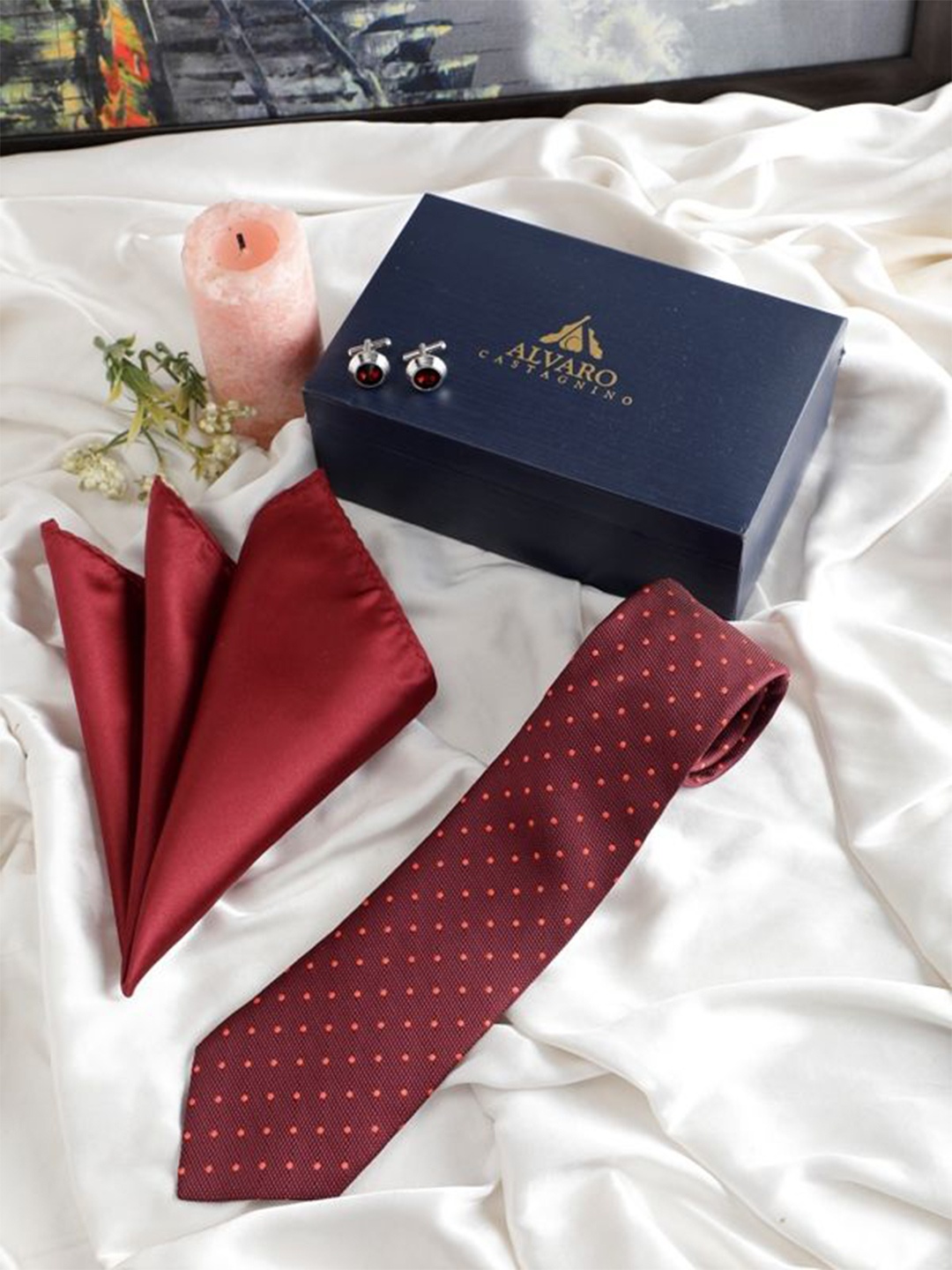 

Alvaro Castagnino Men Accessory Gift Set of Tie, Cufflinks, Pocket Square, Maroon