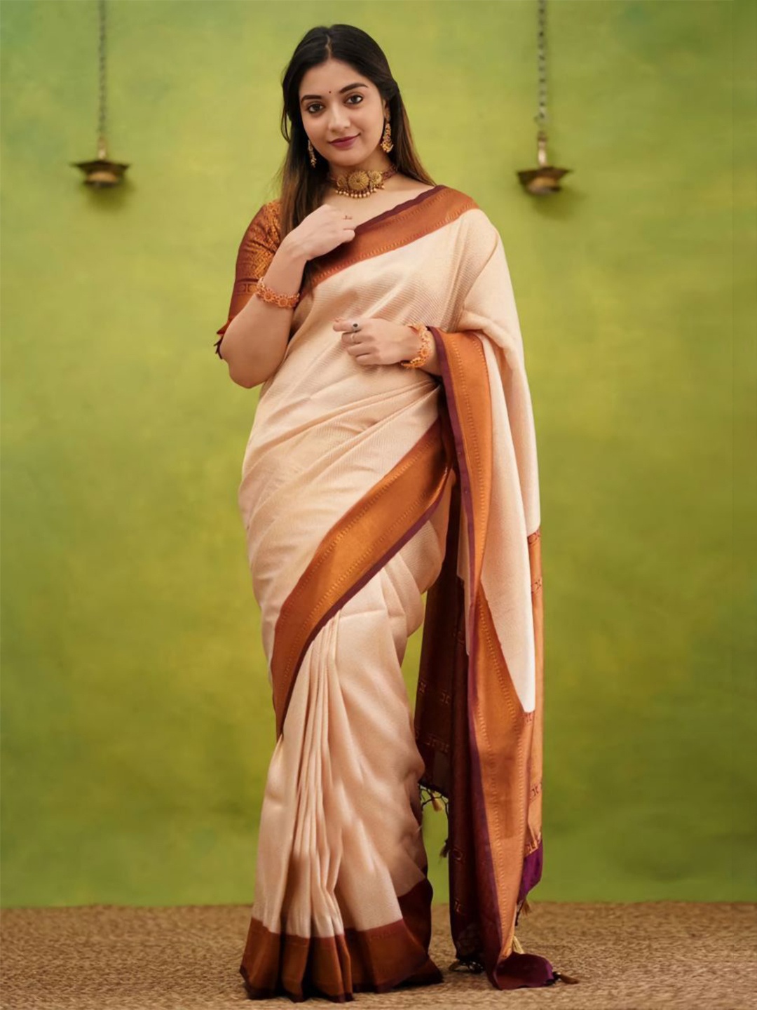 

Wuxi Woven Design Pure Silk Banarasi Saree, Cream