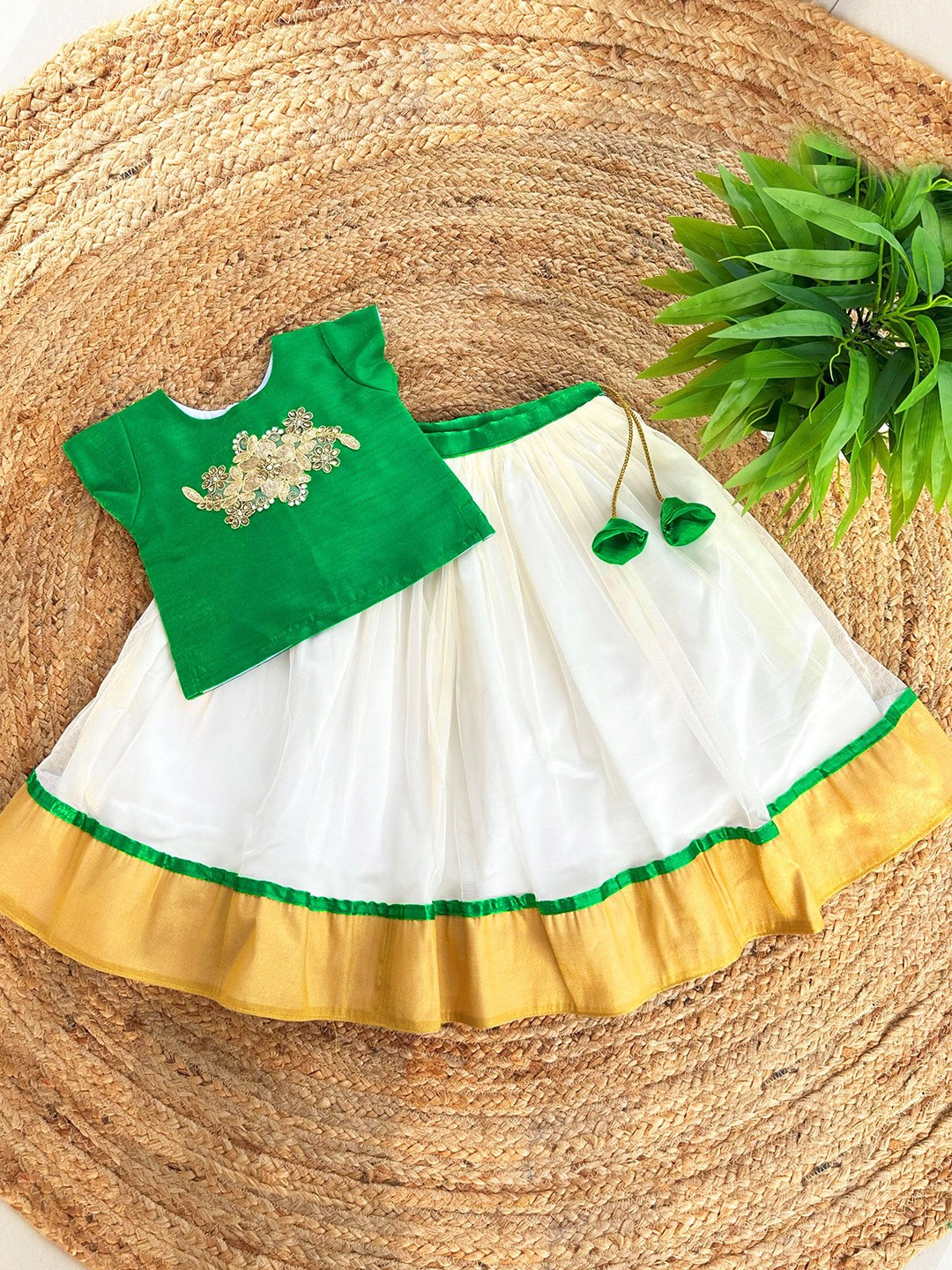 

STANWELLS KIDS Girls Embroidered Printed Lehenga Choli Dress, Green