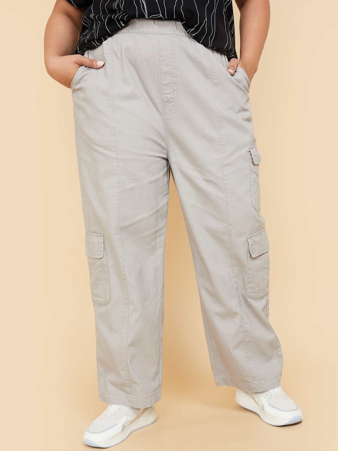 

max Women Plus Size Mid-Rise Cotton Cargos Trousers, Grey