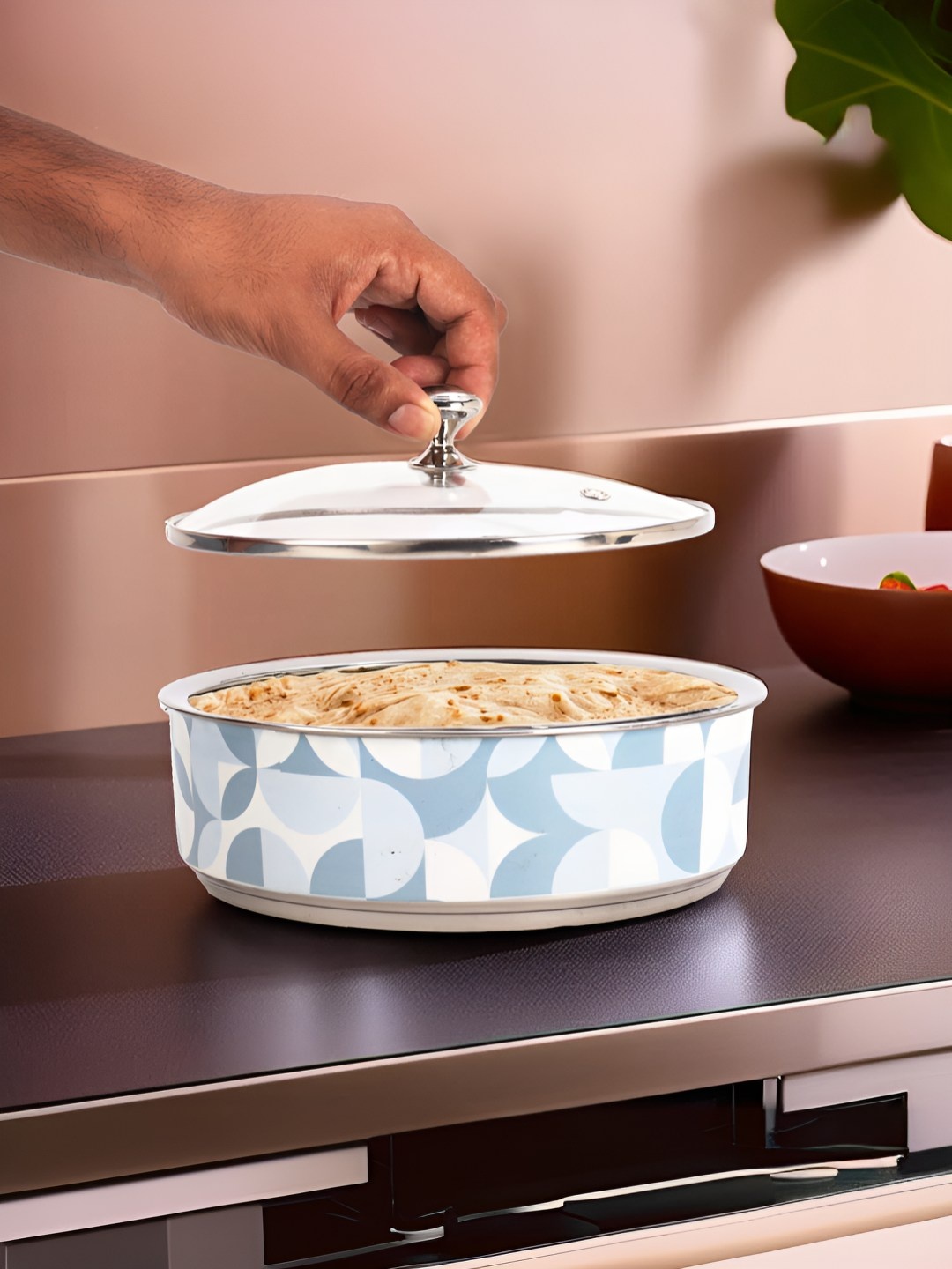 

The Better Home Blue & White Stainless Steel 1 Piece Core Casserole 1.5L
