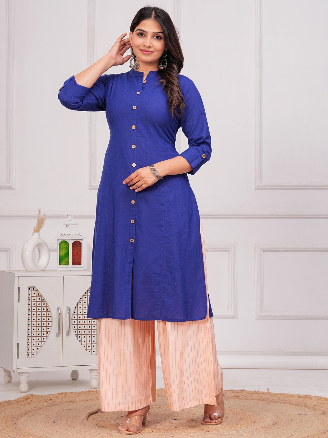 

Meeranshi Mandarin Collar A-Line Kurta, Blue