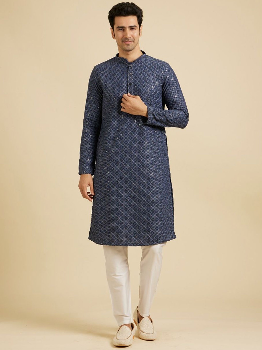 

Manyavar Mandarin Collar Geometric Embroidered Sequinned Kurta with Pyjama, Blue