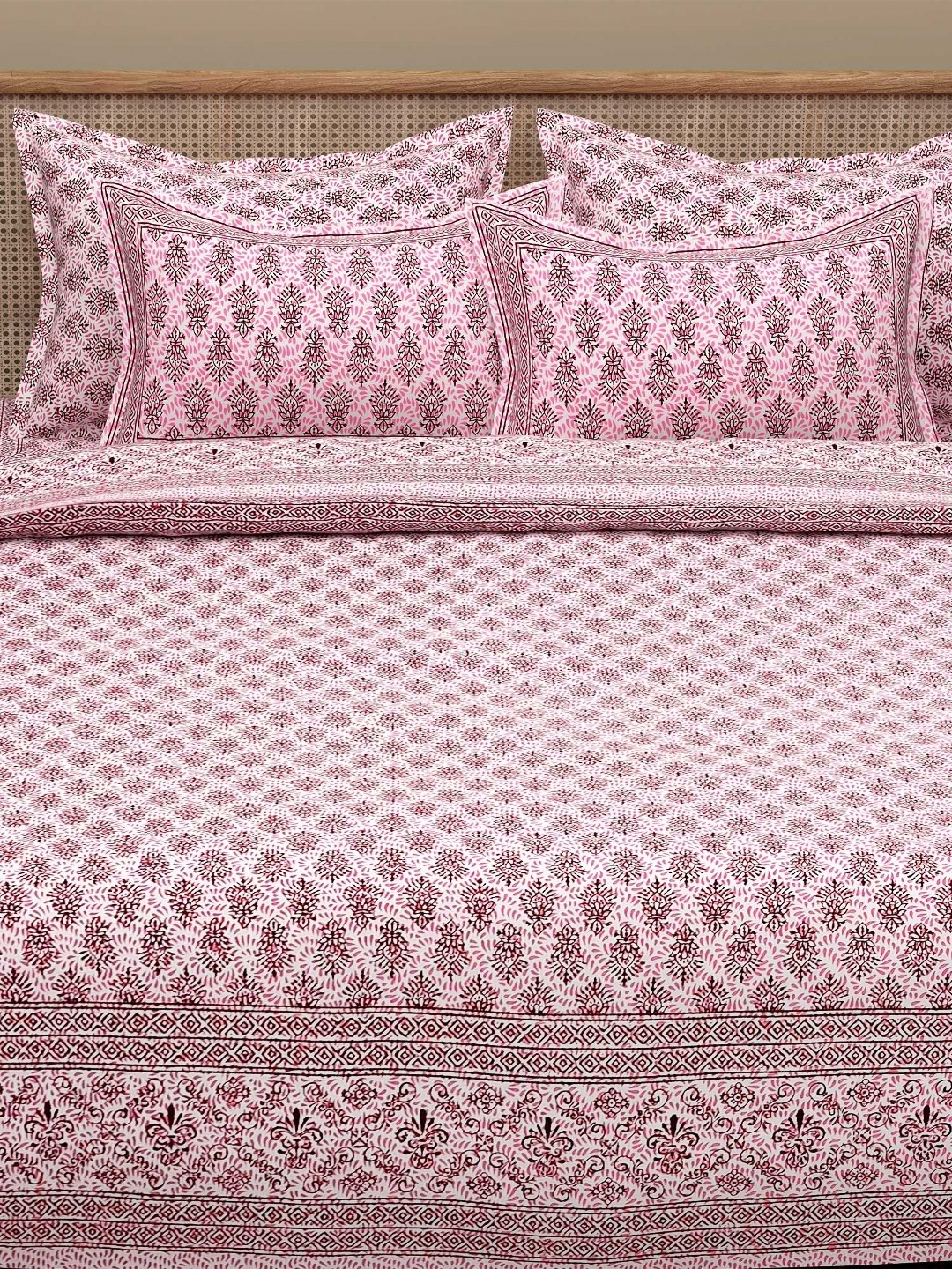 

Adwitiya Pink Floral 200 TC Pure Cotton Double King Bedsheet Set 2.28 m x 2.74 m