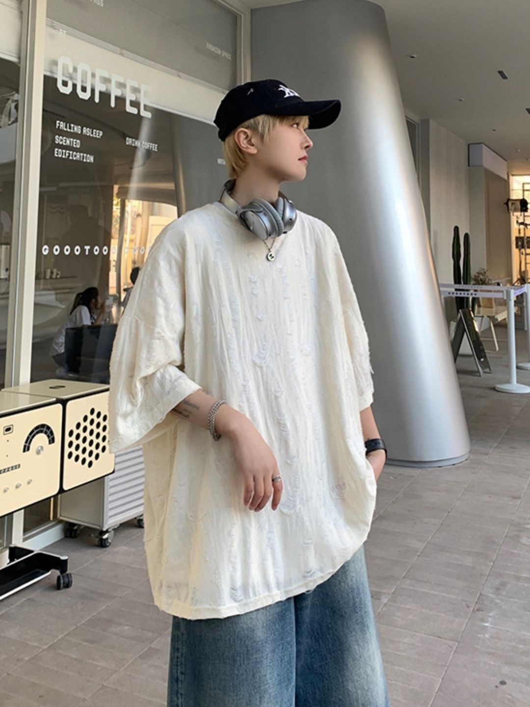 

HERE&NOW Men Self Design Round Neck Oversized T-shirt, White