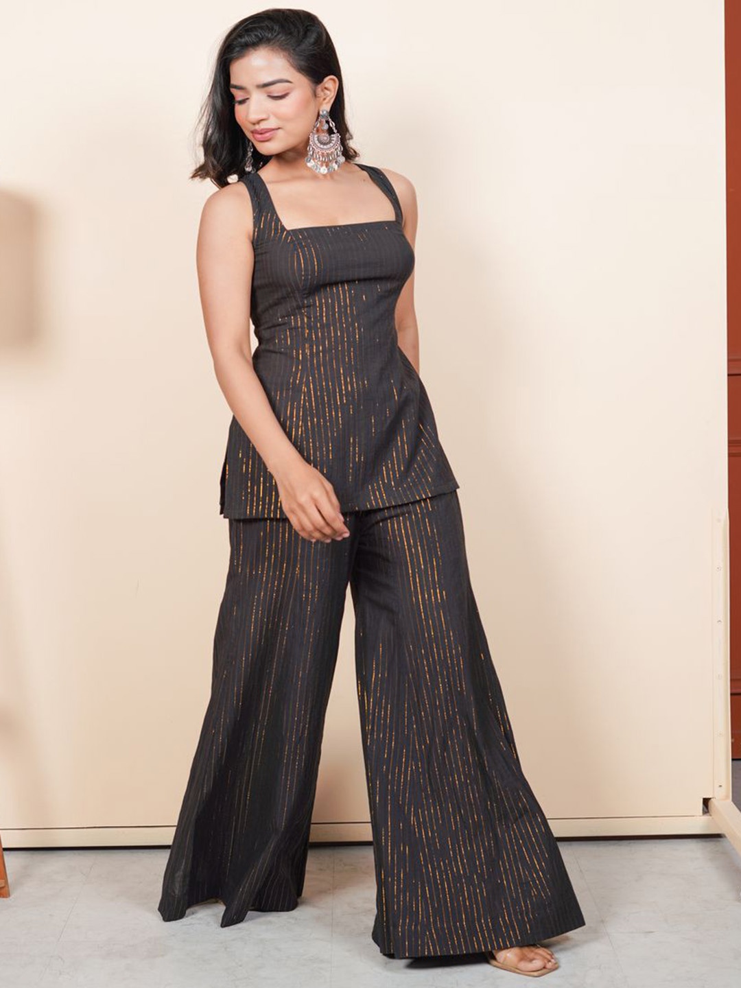

IMRIE India Striped Sleeveless Zari Co-Ords, Black
