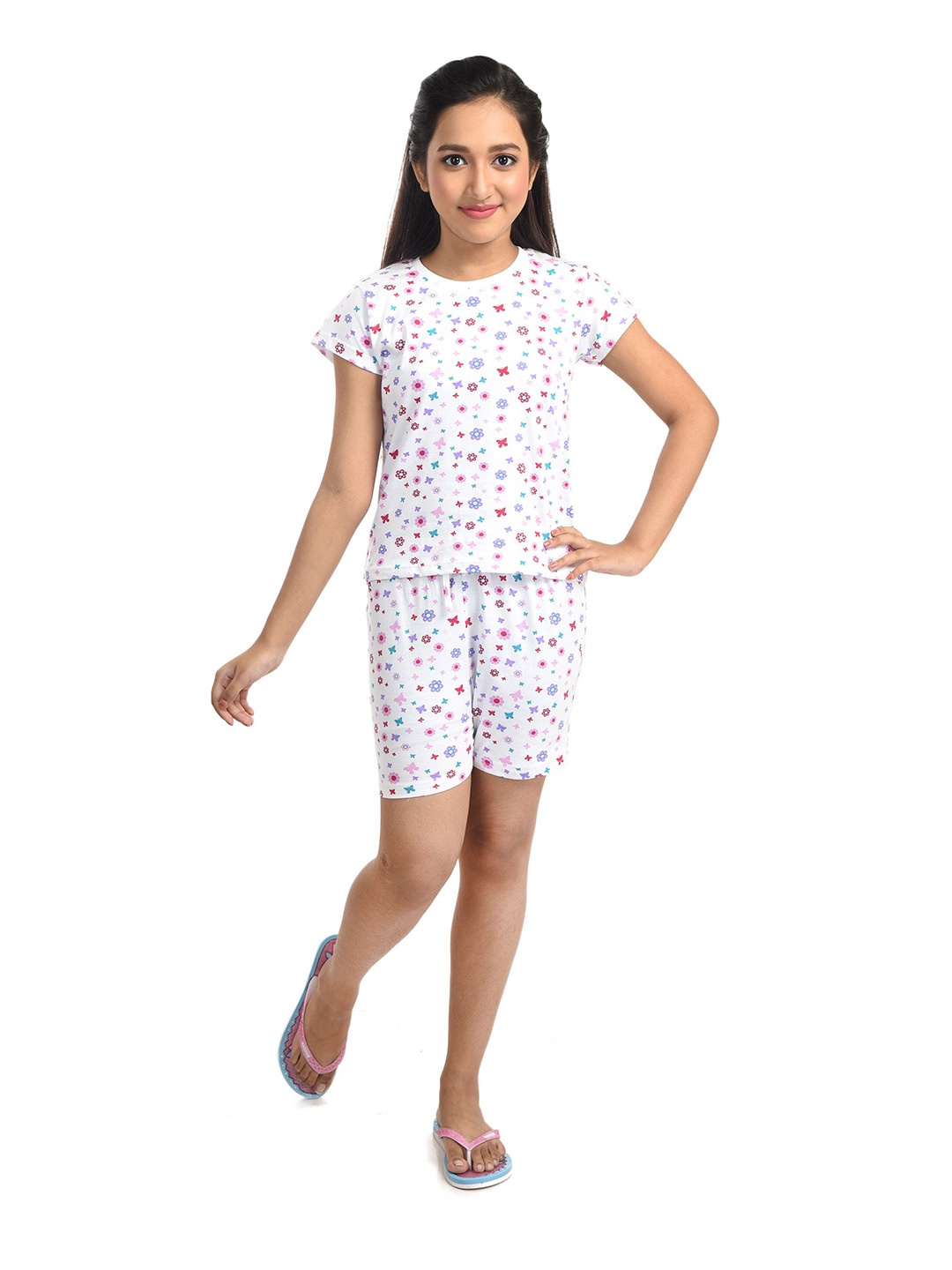 

Clothe Funn Girls Round Neck Printed Pure Cotton T-shirt with Shorts, White