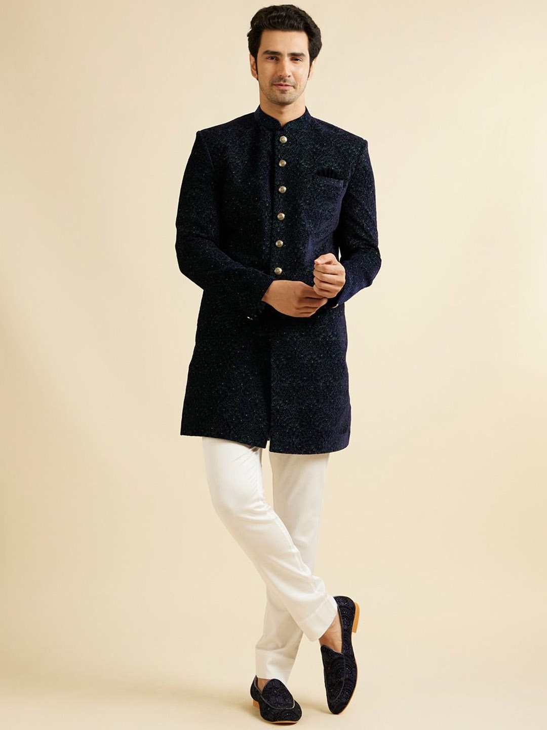 

Manyavar Men Thread Embroidered Sherwani Set, Green