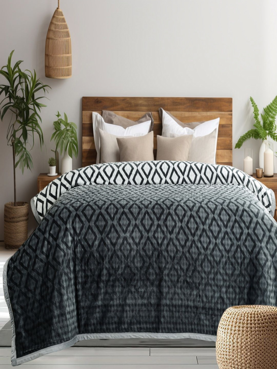 

GAPU & BALY Grey & White Geometric AC Room 350 GSM Double Bed Blanket