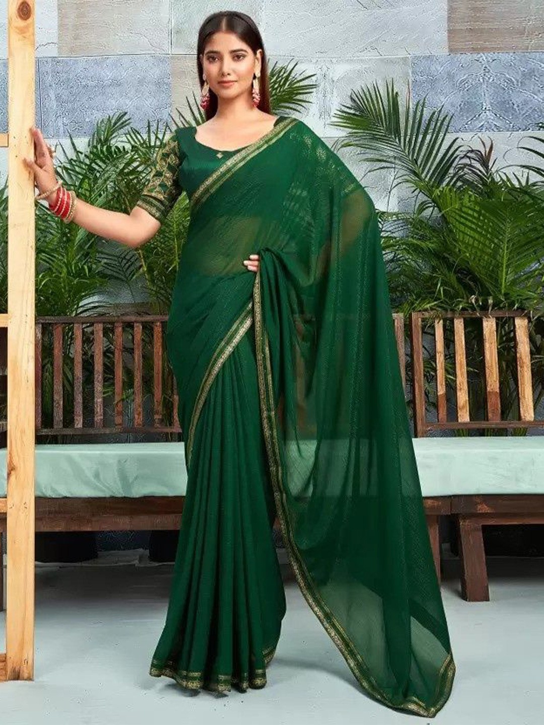 

Reboot Fashions Embellished Pure Chiffon Saree, Green