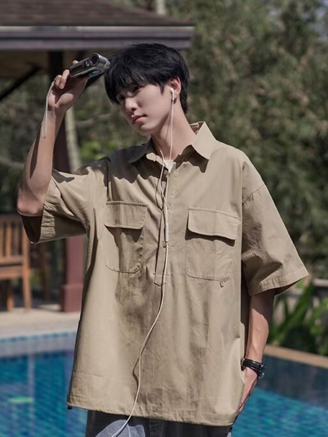 

HERE&NOW Men Solid Spread Collar Pocket Detailing Oversized Casual Shirt, Khaki