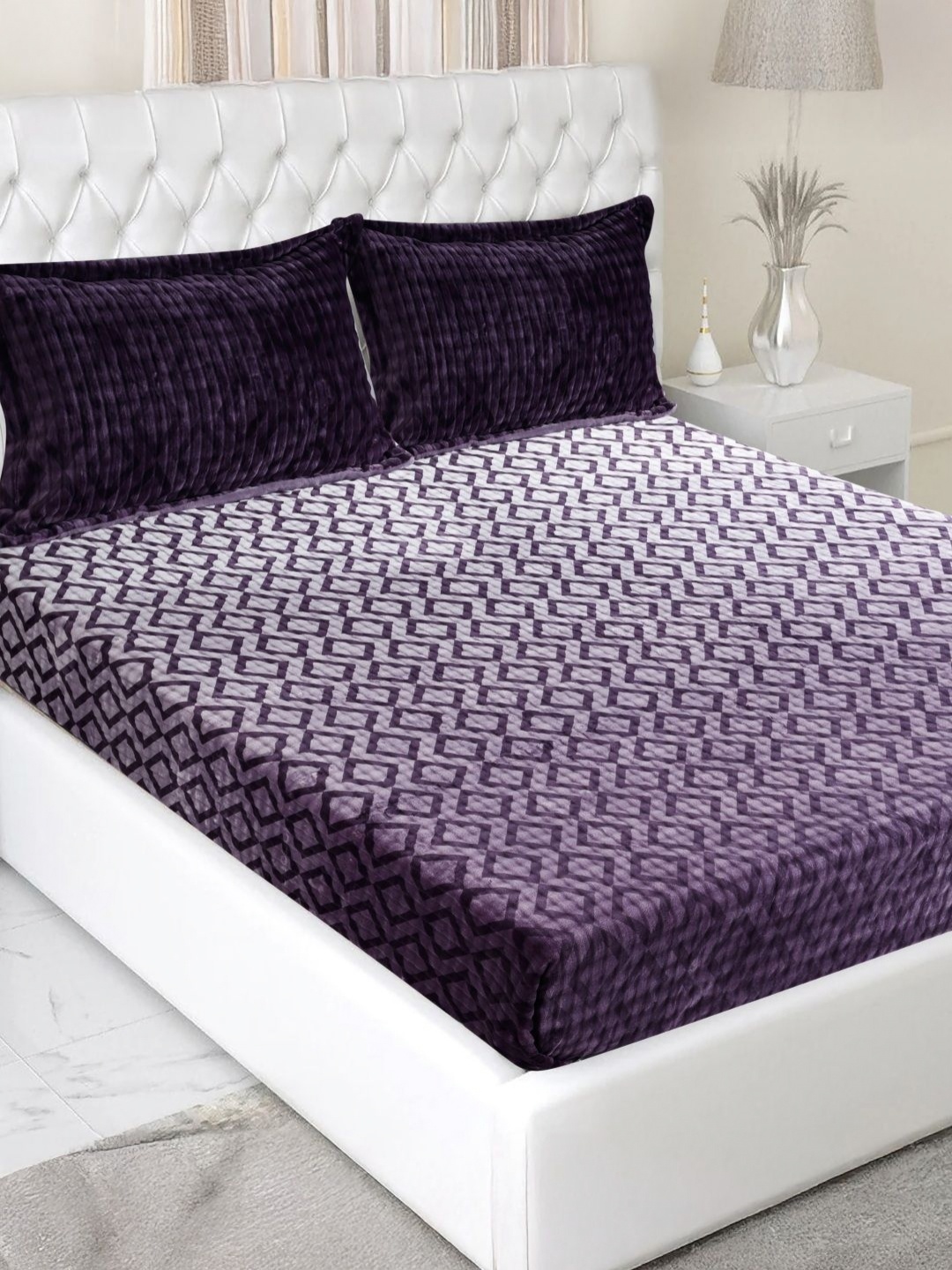 

GAPU & BALY Violet & White Geometric 300 TC Wool Queen Bedsheet Set 1.83 m x 1.98 m