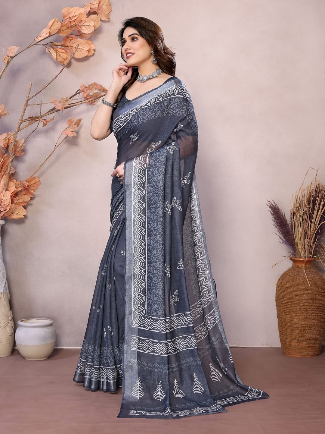 

vj fashion Floral Zari Linen Blend Saree, Grey