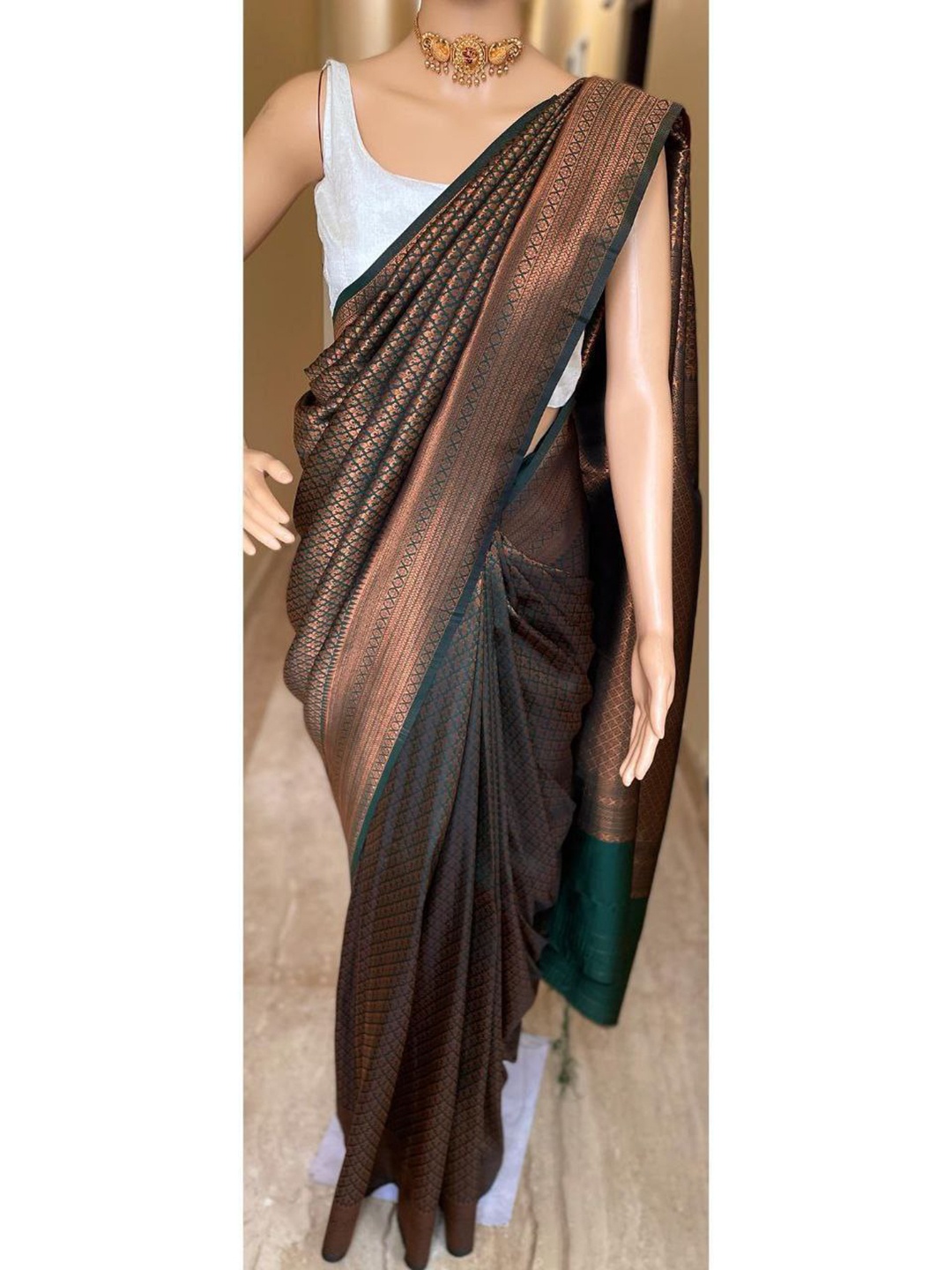 

Areca Designer Woven Design Zari Pure Silk Banarasi Saree, Green