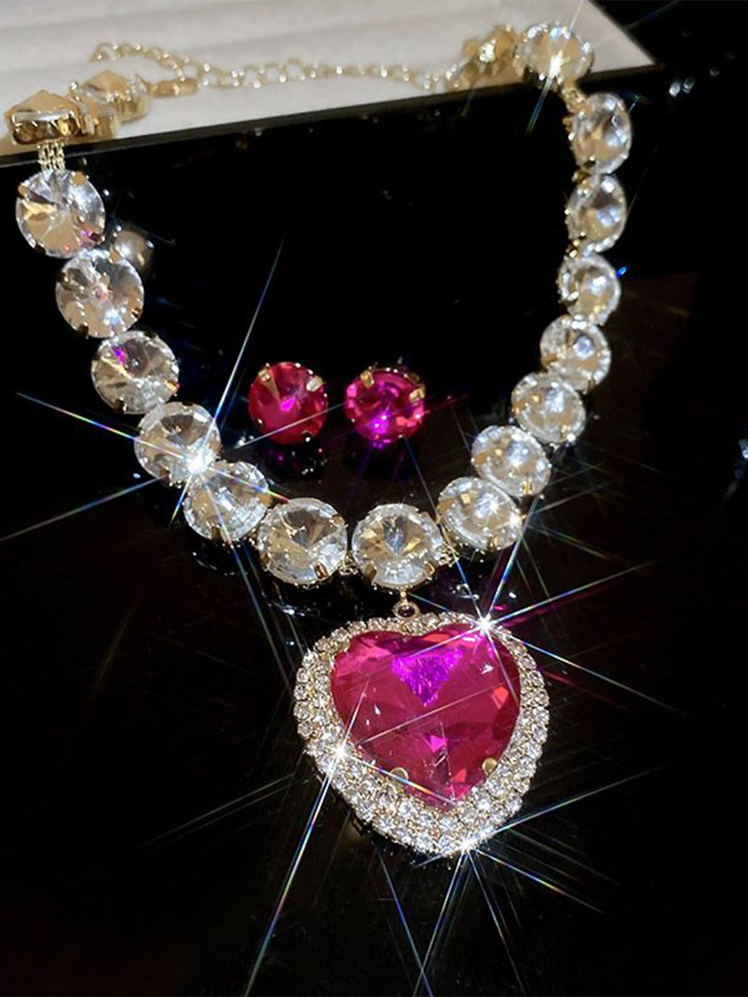 

DressBerry Silver-Plated Stone-Studded Necklace and Earrings
