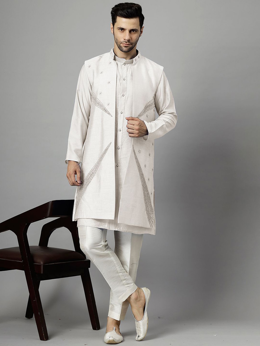 

Utsav Fashion Floral Embroidered Dupion Silk Kurta With Trousers & Long Jacket, Off white