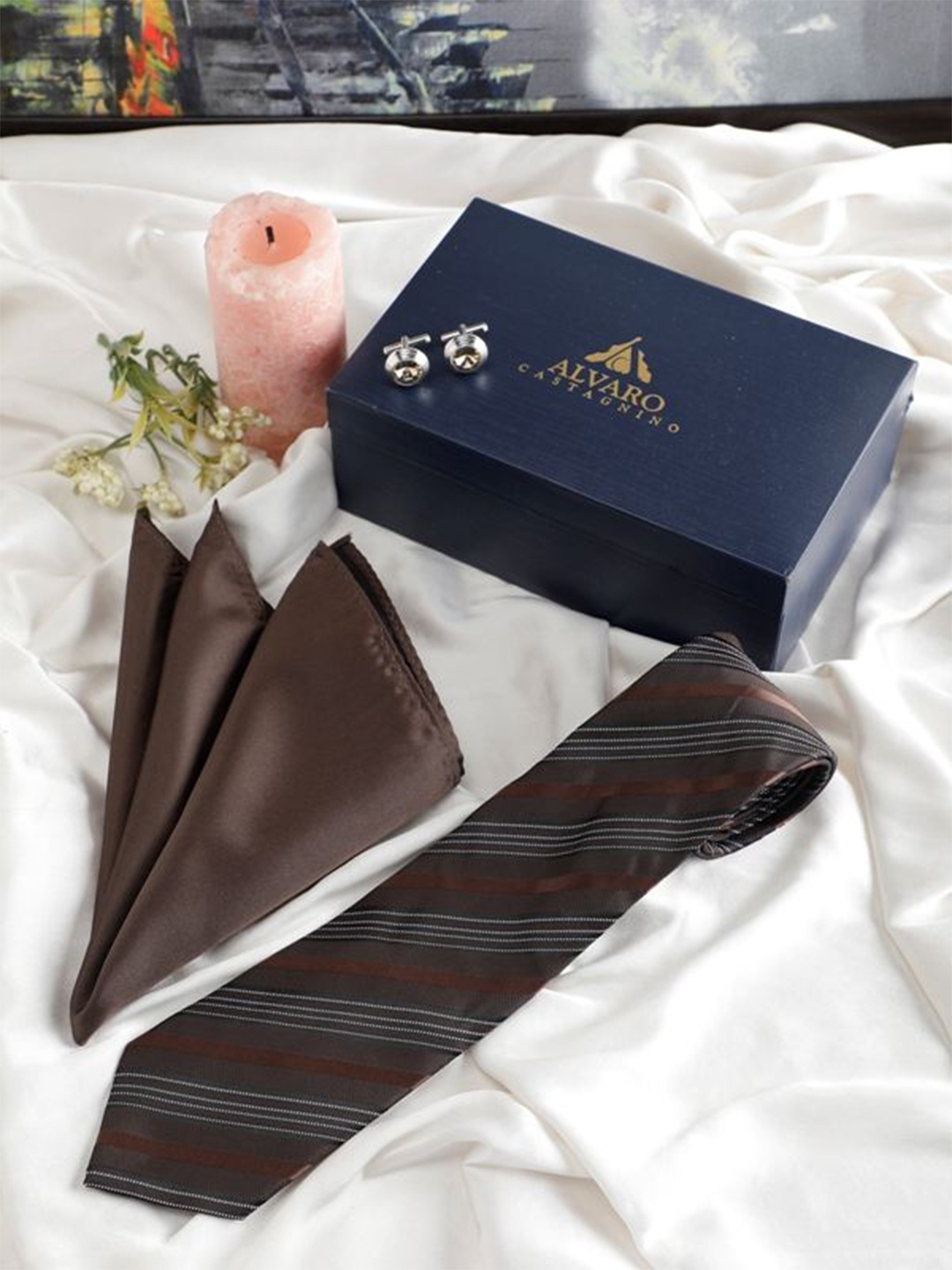 

Alvaro Castagnino Men Accessory Gift Set Of Tie, Cufflinks & Pocket Square, Brown