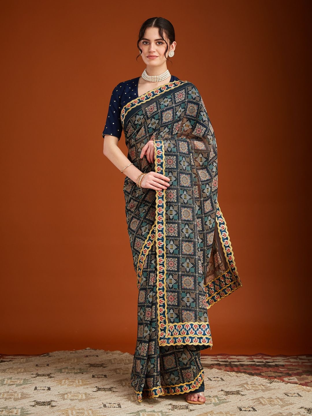 

MAHALASA Bandhani Printed Pure Georgette Bandhani Saree, Teal