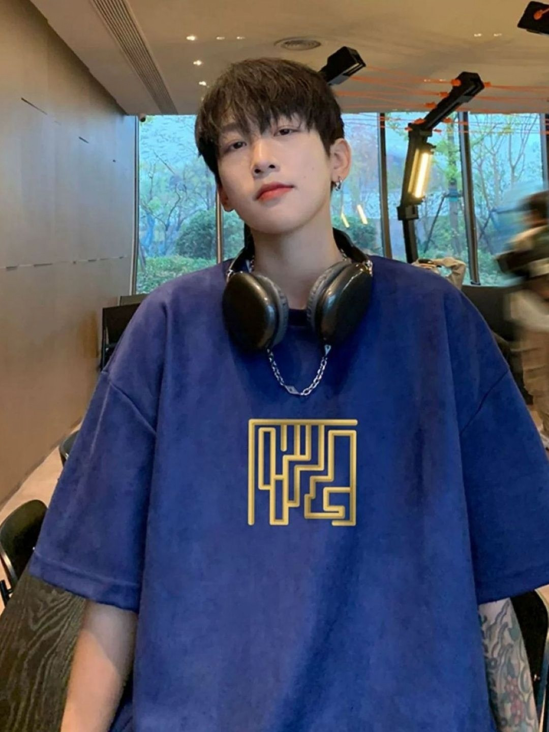 

HERE&NOW Men Graphic Printed Round Neck Oversized T-shirt, Navy blue