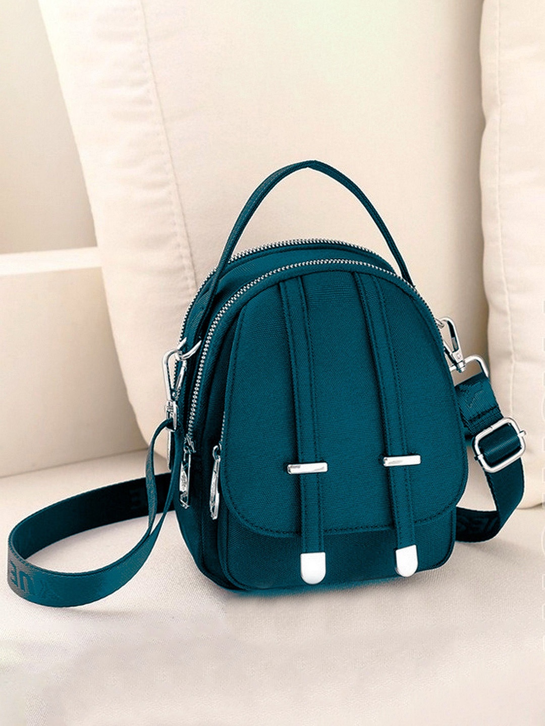 

Diva Dale Women Solid Structured Shoulder Bag, Teal