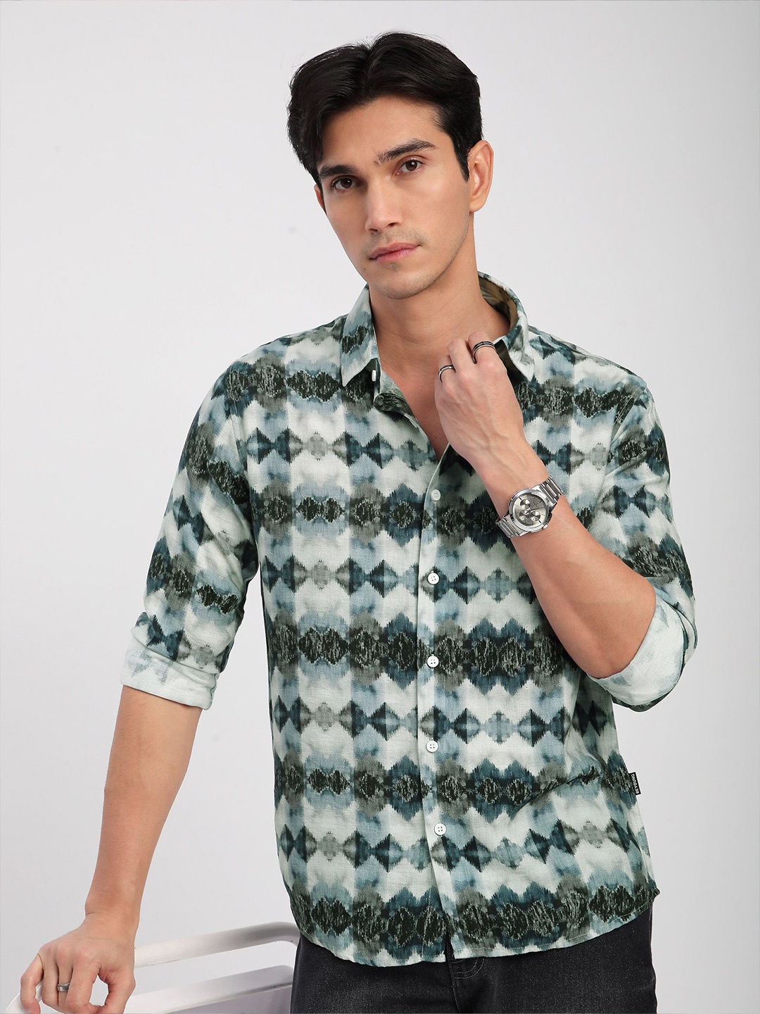 

Beyoung Men Spread Collar Abstract Printed Cotton Relaxed Fit Casual Shirt, Blue