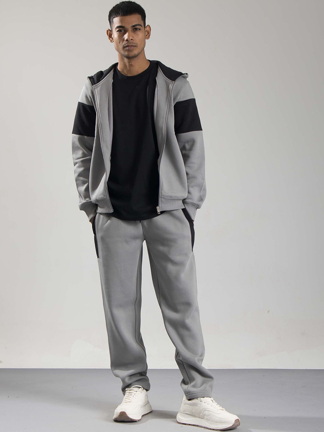 

ONEWAY Men Colorblocked Hooded Tracksuit, Grey