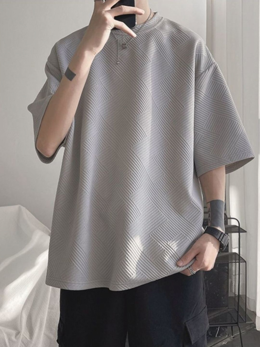 

HERE&NOW Men Self Design Round Neck Oversized T-shirt, Grey