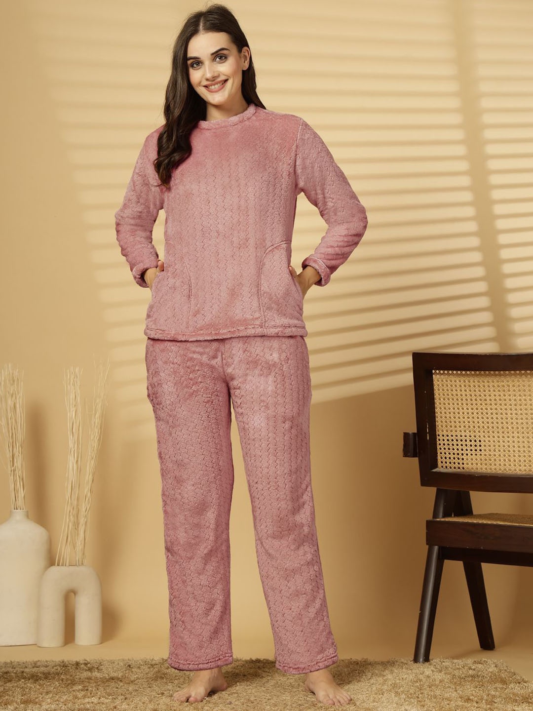 

FABINALIV Women T-shirt & Pyjamas Night suit, Peach