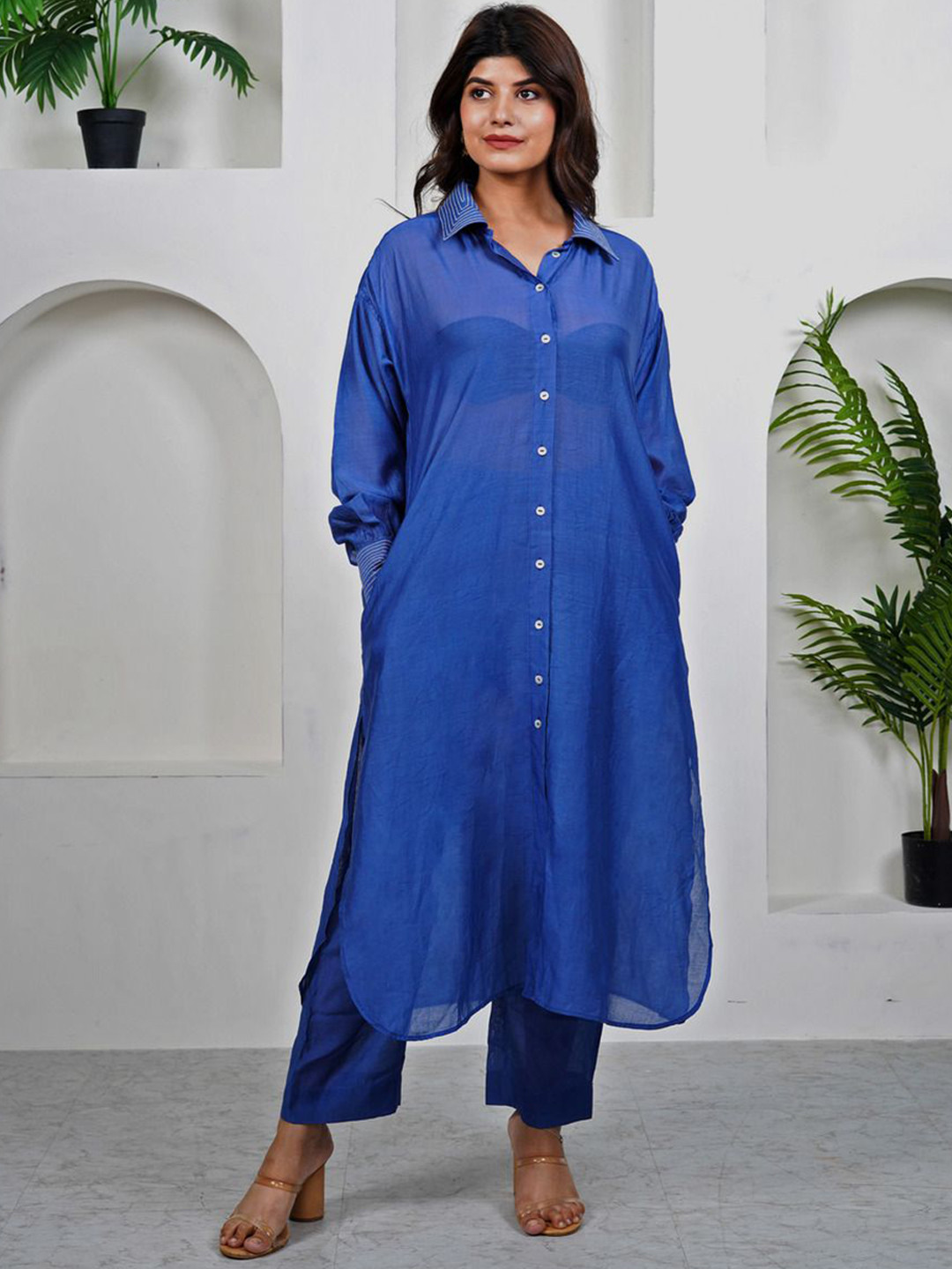 

IMRIE India Shirt Collar A-Line Kurta With Trousers, Blue
