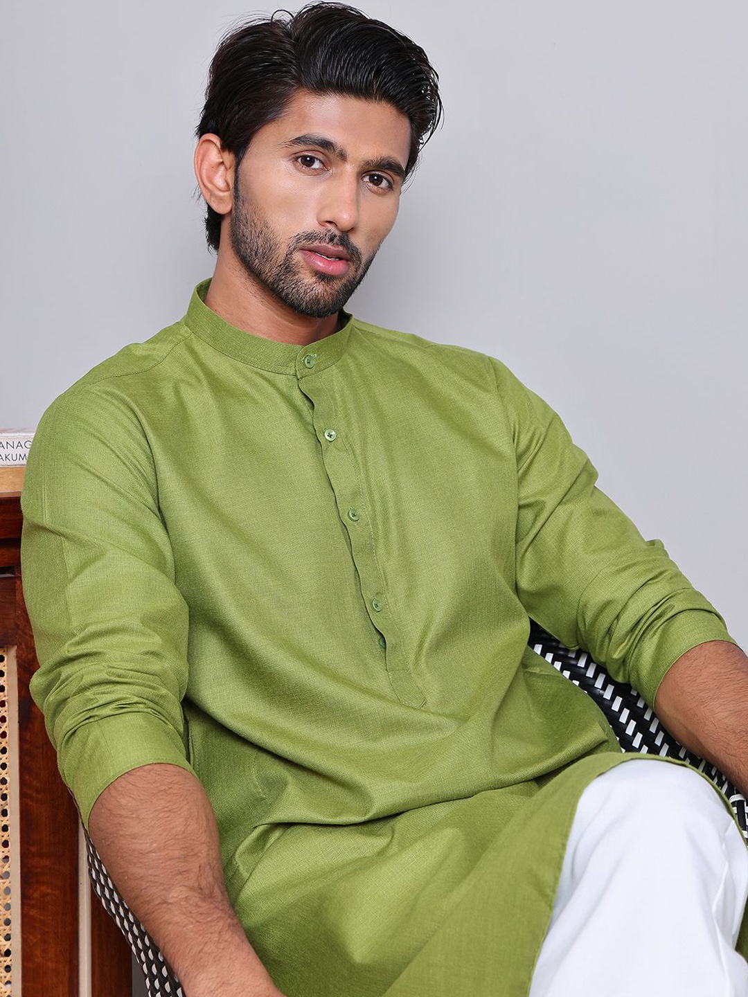 

Jompers Mandarin Collar Regular Cotton Straight Kurta, Olive
