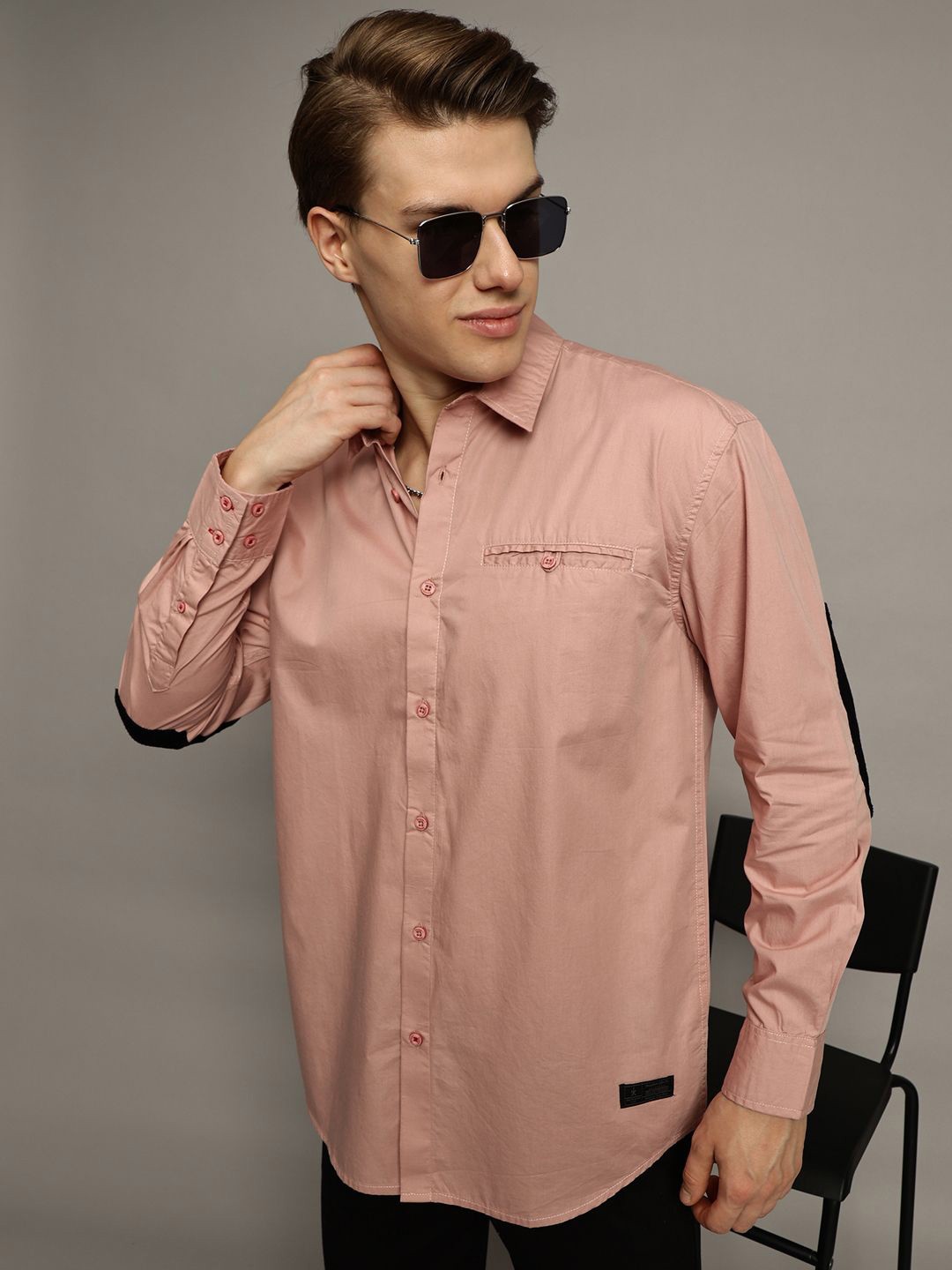 

The Roadster Lifestyle Co. Men Premium Spread Collar Solid Cotton Oversized Casual Shirt, Peach
