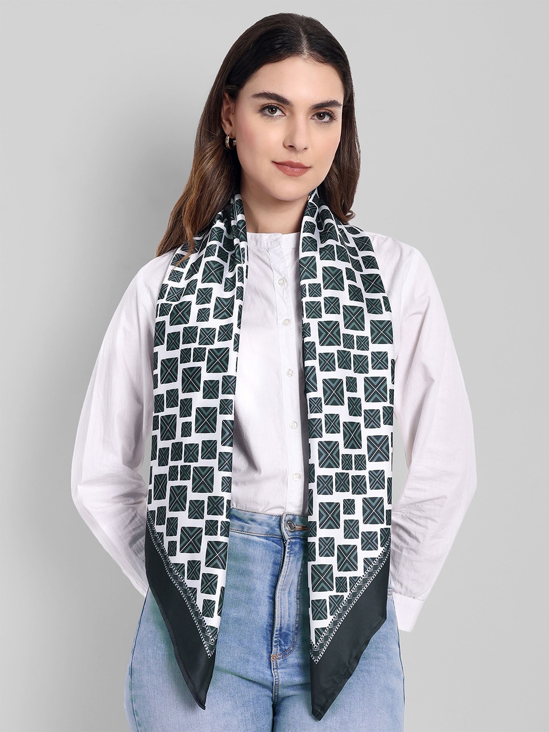 

Sarisp Women Printed Scarf, Black